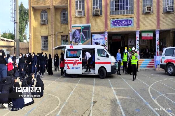 بیست و چهارمین مانور سراسری زلزله در دبیرستان دخترانه عفاف