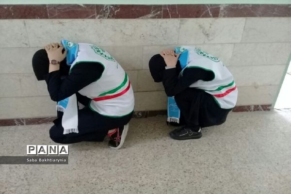 مانور زلزله در دبیرستان فاطمیه شهرستان ایجرود