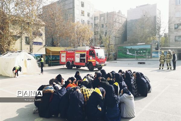 بیست و چهارمین مانور سراسری زلزله و ایمنی در مدرسه پروین اعتصامی