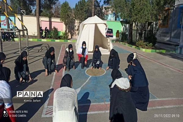 بیست و چهارمین مانور سراسری زلزله و ایمنی در مدارس دخترانه کاشمر
