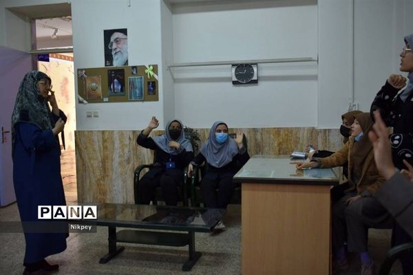 آموزش کمک‌های اولیه دبیرستان شاهد حجاب منطقه ۱۳