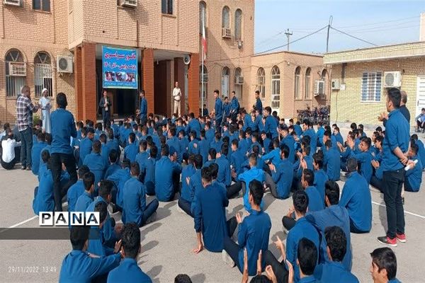 بیست و چهارمین مانور سراسری زلزله و ایمنی مدارس در دبیرستان شهید فرهادی امیدیه