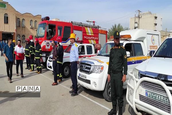 بیست و چهارمین مانور سراسری زلزله و ایمنی مدارس در دبیرستان شهید فرهادی امیدیه