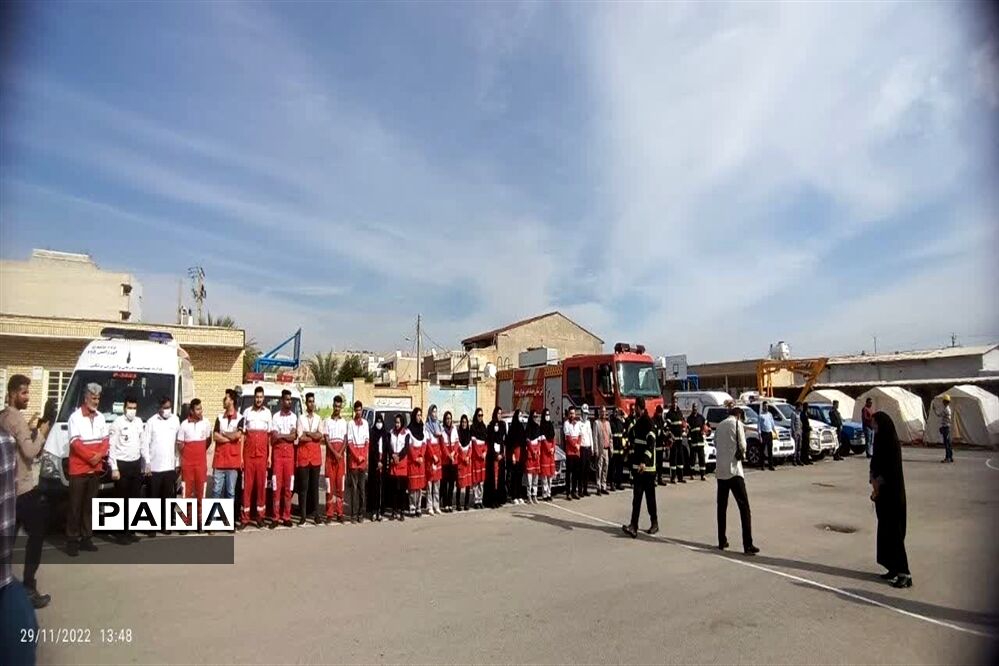 بیست و چهارمین مانور سراسری زلزله و ایمنی مدارس در دبیرستان شهید فرهادی امیدیه