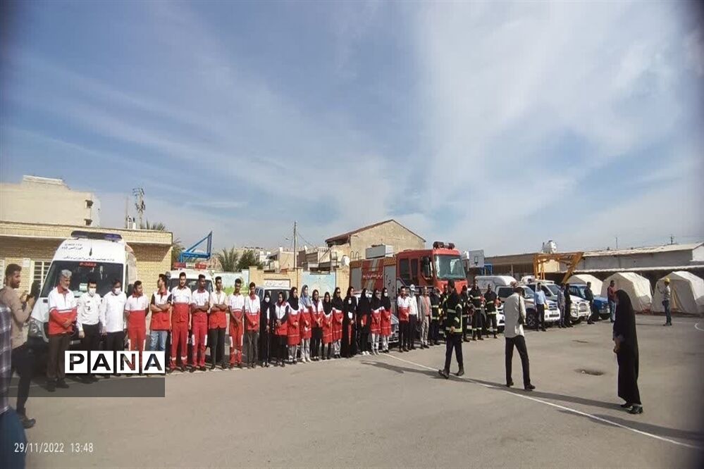 بیست و چهارمین مانور سراسری زلزله و ایمنی مدارس در دبیرستان شهید فرهادی امیدیه