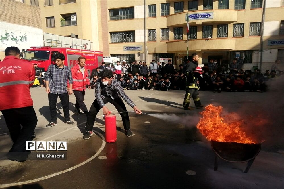 بیست و چهارمین مانور سراسری زلزله و ایمنی مدارس در ناحیه چهار آموزش و پرورش قم