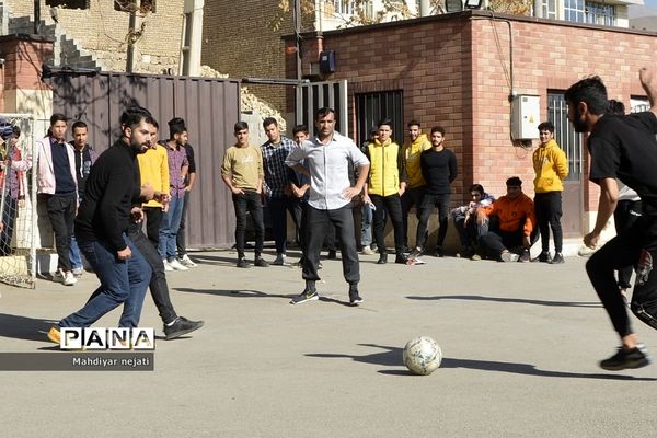 مسابقات فوتبال درون‌مدرسه‌ای در مدارس پسرانه رودهن