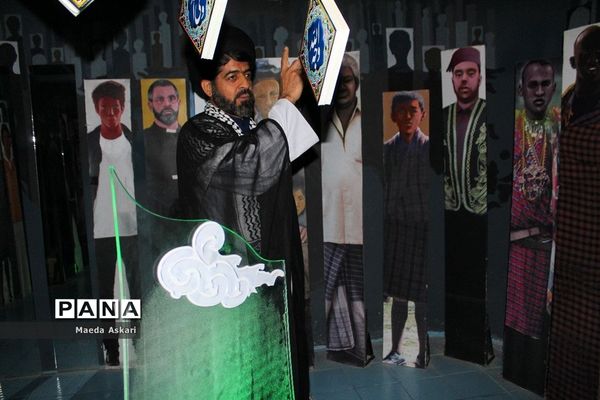 بازدید دانش‌آموزان دبیرستان شرافت قم از موزه جمکران