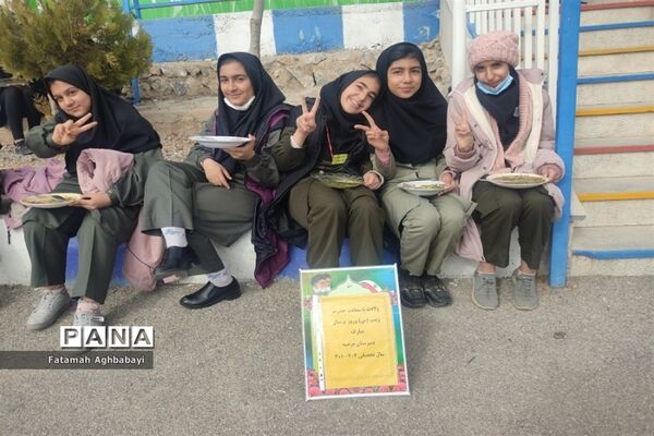 برگزاری جشن در دبیرستان مرضیه به‌مناسبت ولادت حضرت زینب