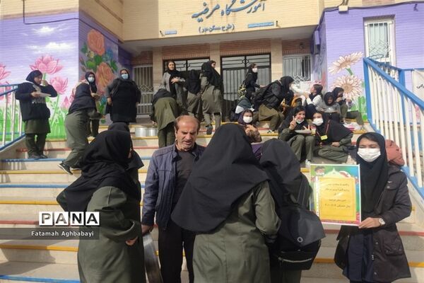 برگزاری جشن در دبیرستان مرضیه به‌مناسبت ولادت حضرت زینب