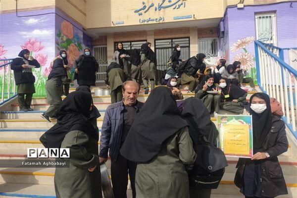 برگزاری جشن در دبیرستان مرضیه به‌مناسبت ولادت حضرت زینب