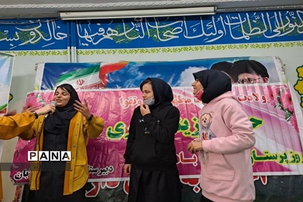 مراسم باشکوه ولادت حضرت زینب( س)  و روز پرستار در دبیرستان دخترانه سیزده آبان ناحیه یک کرج