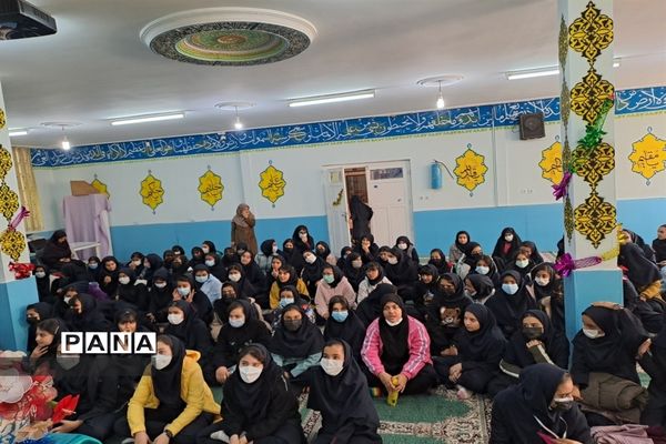 مراسم باشکوه ولادت حضرت زینب( س)  و روز پرستار در دبیرستان دخترانه سیزده آبان ناحیه یک کرج
