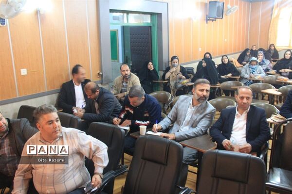 برگزاری انتخابات شورای انجمن اولیا و مربیان در اداره آموزش و پرورش ناحیه یک شهرری