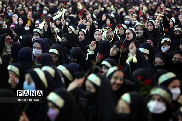 همایش دختران زینبی در حرم حضرت معصومه(س)-1