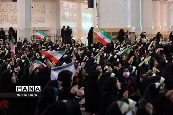 همایش دختران زینبی در حرم حضرت معصومه(س)-1