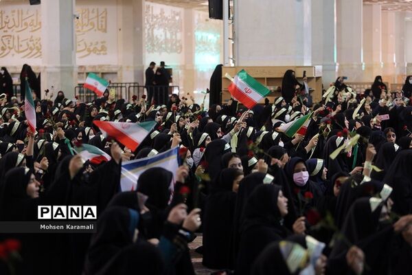 همایش دختران زینبی در حرم حضرت معصومه(س)-1