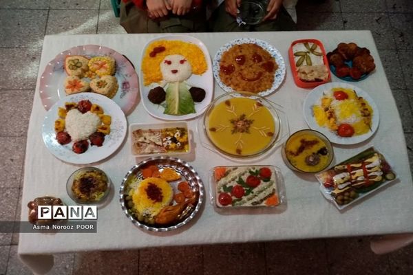 جشنواره غذای سالم درآموزشگاه الله‌اکبر اسلامشهر