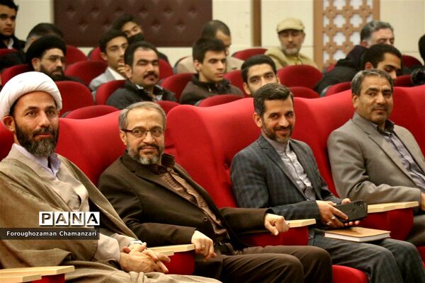 آیین تجلیل از فرماندهان پیشگام مدارس در اختتامیه هفته‌ بسیج