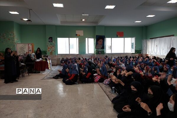جشن میلاد حضرت زینب(س) در دبستان حضرت زینب(س) رودهن