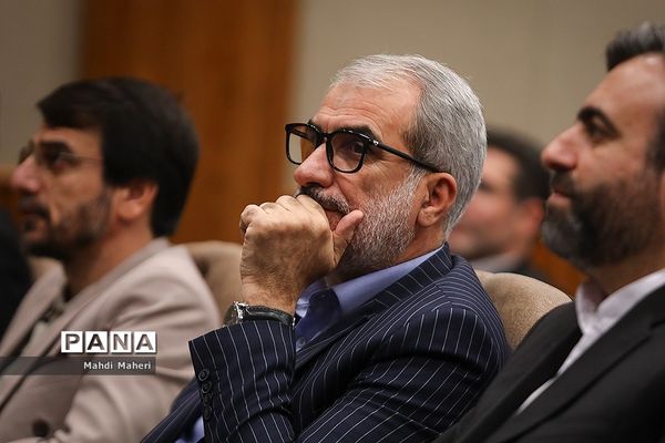 نشست تخصصی روسای ادارات، کارشناس مسئولان و کارشناسان ارزیابی عملکرد قطب یک کشوری