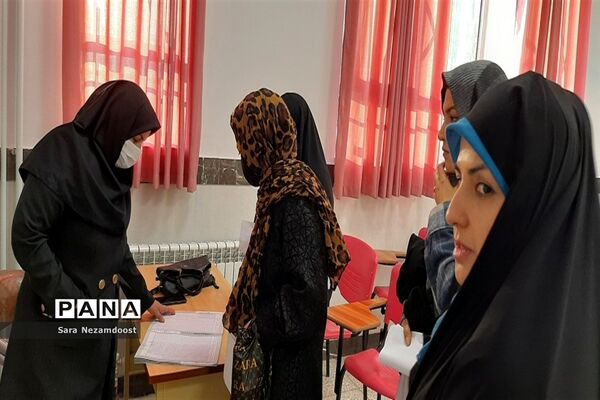 جلسه عملکرد تحصیلی در دبیرستان حضرت معصومه(س)