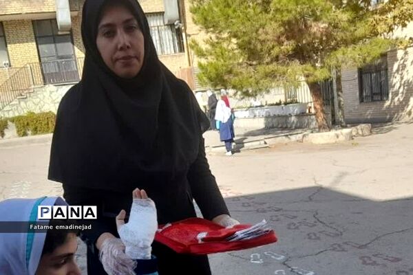 کارگاه آموزشی کمک‌های اولیه و آتل‌بندی در دبستان سما۲ رودهن
