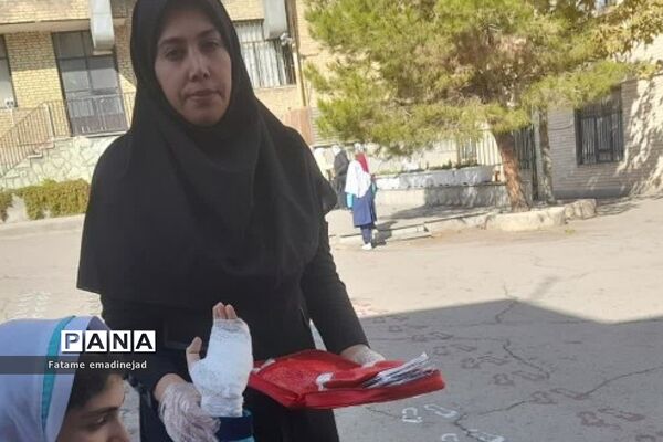 کارگاه آموزشی کمک‌های اولیه و آتل‌بندی در دبستان سما۲ رودهن