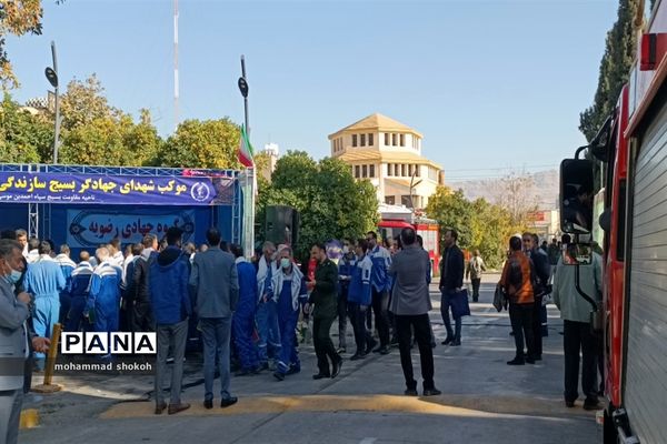 اجتماع 10هزار نفری طلایه‌داران و جهادگران اقتصاد مقاومتی استان فارس