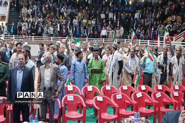 اجتماع 10هزار نفری طلایه‌داران و جهادگران اقتصاد مقاومتی استان فارس