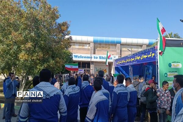اجتماع 10هزار نفری طلایه‌داران و جهادگران اقتصاد مقاومتی استان فارس