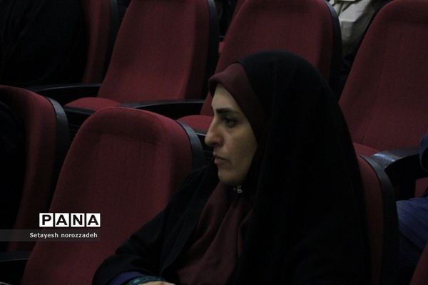 کارگاه مشاوره ویژه اولیا دانش‌آموزان مرکز پرورش استعداد‌های درخشان دارالفنون شهریار