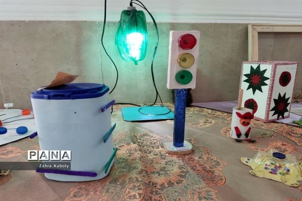 نمایشگاه هنرهای دستی با استفاده از مواد بازیافتی