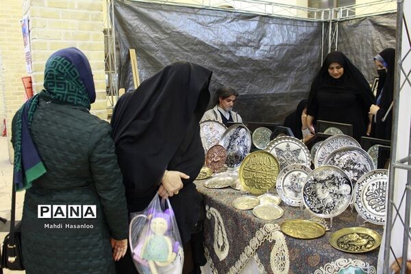 نمایشگاه هنرهای سنتی و صنایع‌دستی بسیج