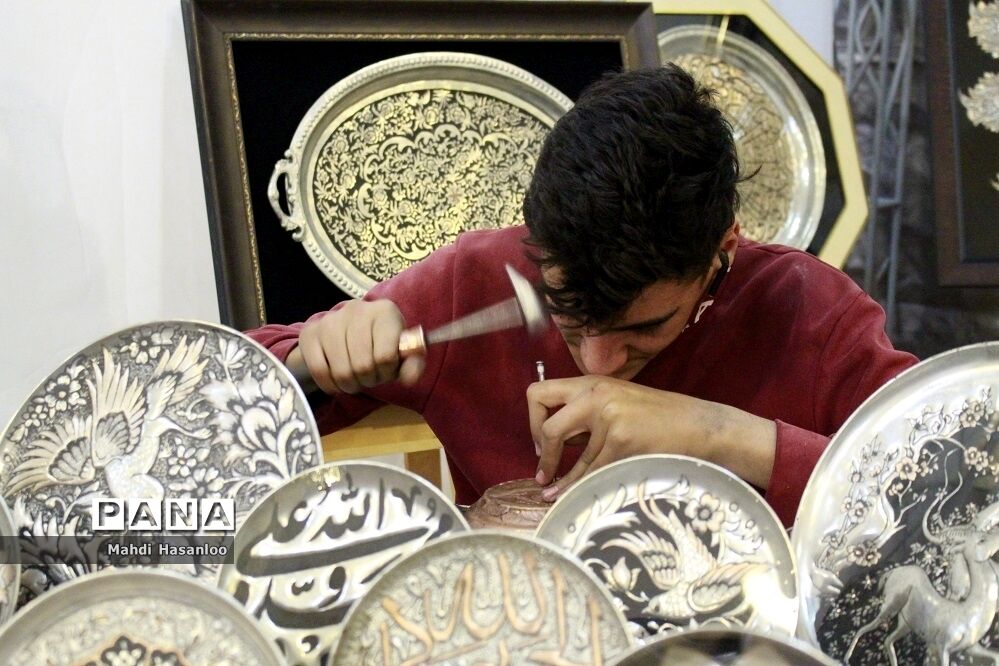 نمایشگاه هنرهای سنتی و صنایع‌دستی بسیج