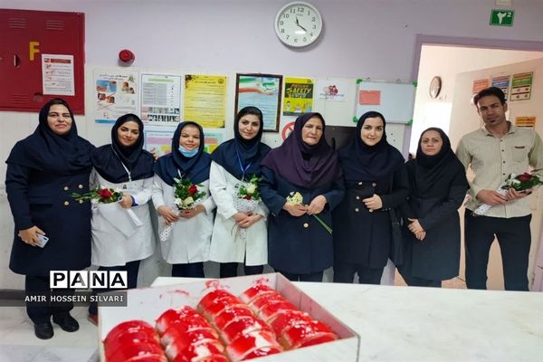حضور فرهنگیان جهرم در مراکز درمانی و تقدیر از تلاش پرستاران