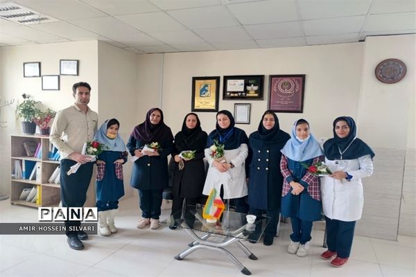حضور فرهنگیان جهرم در مراکز درمانی و تقدیر از تلاش پرستاران