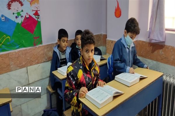 اجرای طرح روان‌خوانی قرآن و محراب در دبستان نیکان ملارد