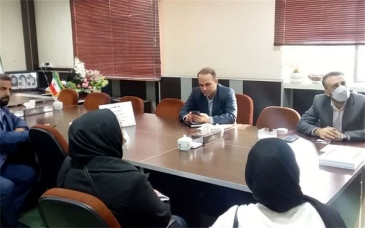 حل مشکلات و پیگیری درخواست‌ اولیای دانش‌آموزان با برپایی میز خدمت میسر است