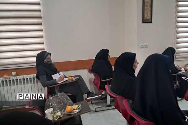 برگزاری کارگاه توانمندسازی معاونان پرورشی و آموزشی در آموزش و پرورش رودهن