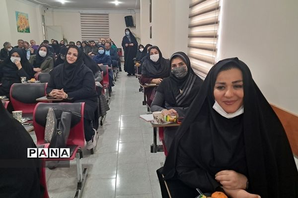 برگزاری کارگاه توانمندسازی معاونان پرورشی و آموزشی در آموزش و پرورش رودهن