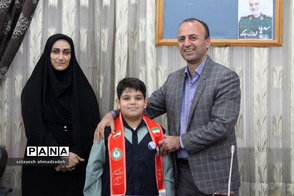 مراسم تقدیر از برگزیدگان جشنواره‌ها و پویش‌های سازمان دانش‌آموزی در گلوگاه