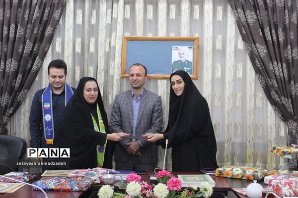 مراسم تقدیر از برگزیدگان جشنواره‌ها و پویش‌های سازمان دانش‌آموزی در گلوگاه