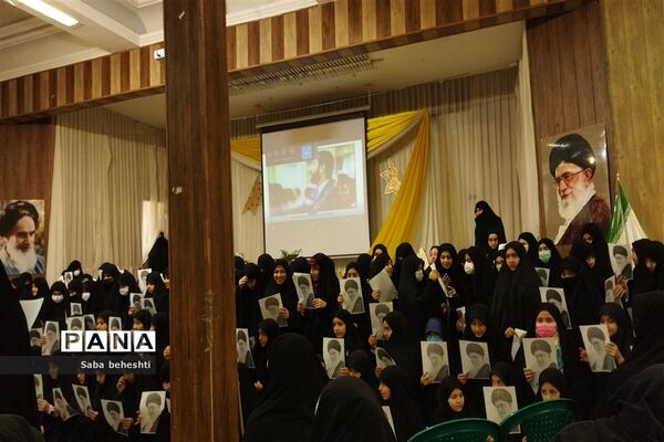 مراسم تجلیل از برگزیدگان قرآنی(دختران) ناحیه 7 مشهد مقدس در دبستان مشکات