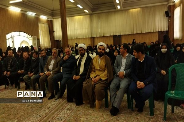 مراسم تجلیل از برگزیدگان قرآنی(دختران) ناحیه 7 مشهد مقدس در دبستان مشکات