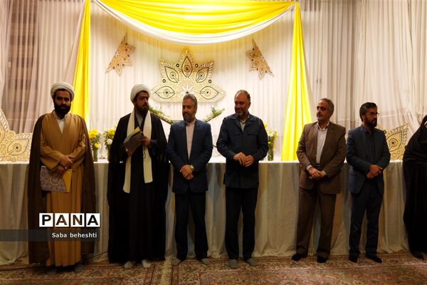 مراسم تجلیل از برگزیدگان قرآنی(دختران) ناحیه 7 مشهد مقدس در دبستان مشکات