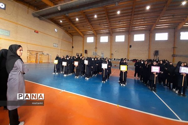 افتتاحیه مسابقات هندبال مدارس  دخترانه شهرستان برخوار