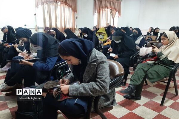 کارگاه آموزشی خبرنگاری  ویژه دانش‌آموزان دختر ناحیه 6 مشهد