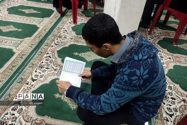 برگزاری زیارت عاشورا در مرکز استعدادهای درخشان دارالفنون شهریار