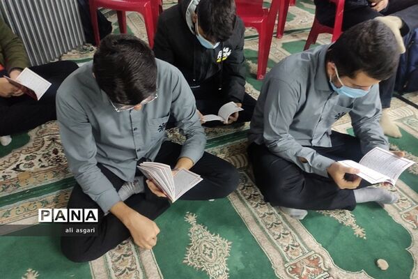 برگزاری زیارت عاشورا در مرکز استعدادهای درخشان دارالفنون شهریار